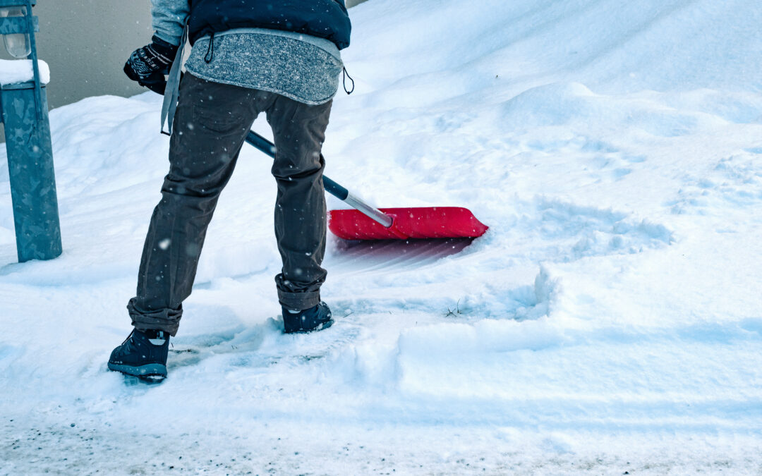 Shovelling Snow Safely: Chiropractor-Approved Tips to Prevent Injury