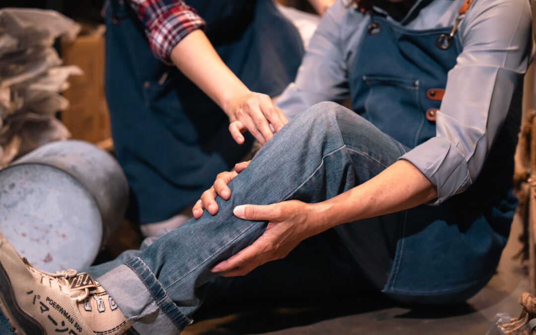 Workplace Injuries That Benefit From Physiotherapy Treatment